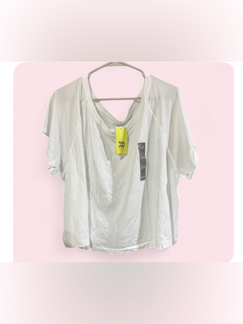 All in motion Size 2X White Cropped Length Boxy Fit